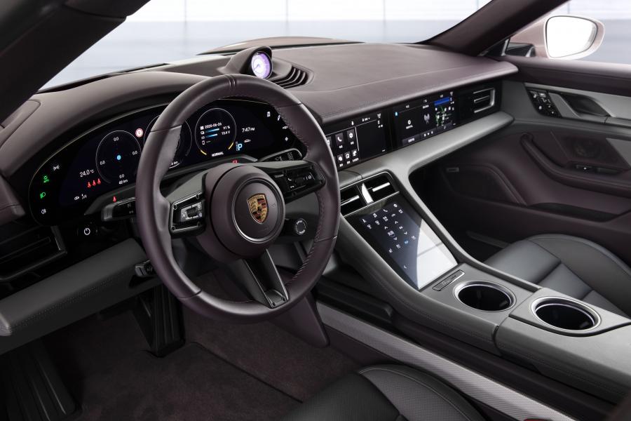 Торпедо Porsche Taycan 2020 года  (WW) (фото 9 из 11)